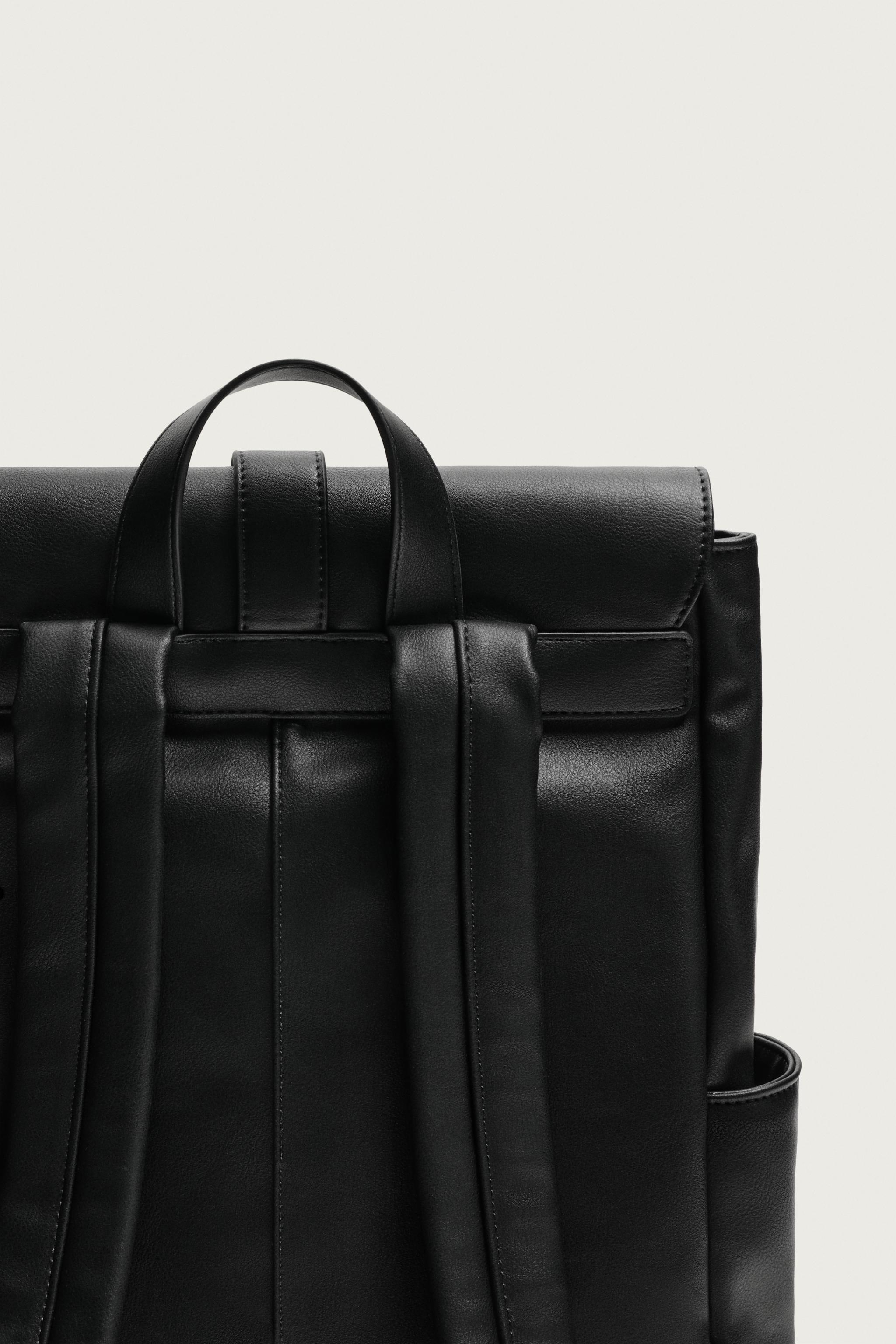 SAC À DOS À RABAT ET CEINTURE