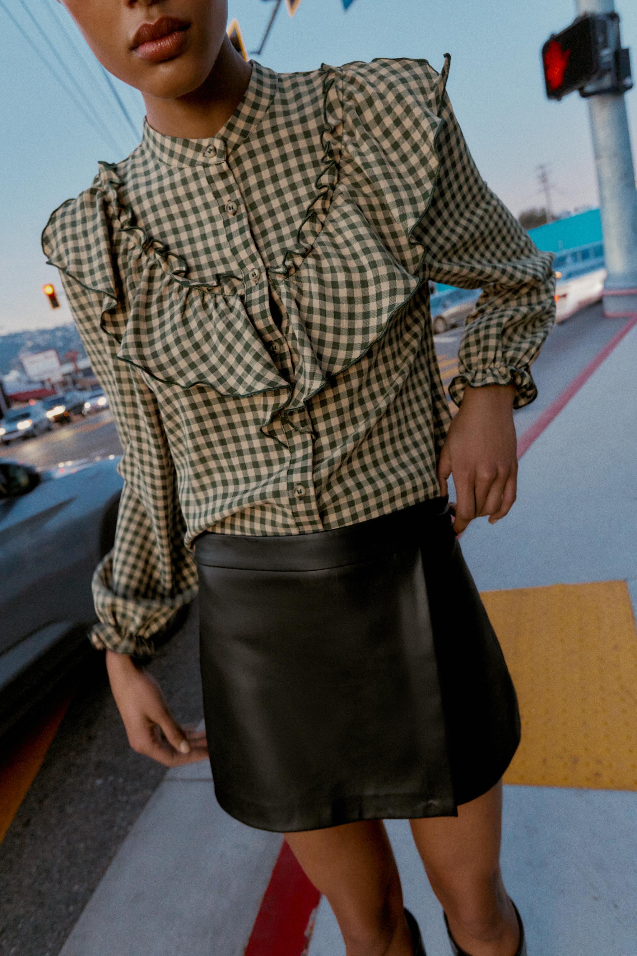 BLOUSE À VOLANTS ET CARREAUX VICHY