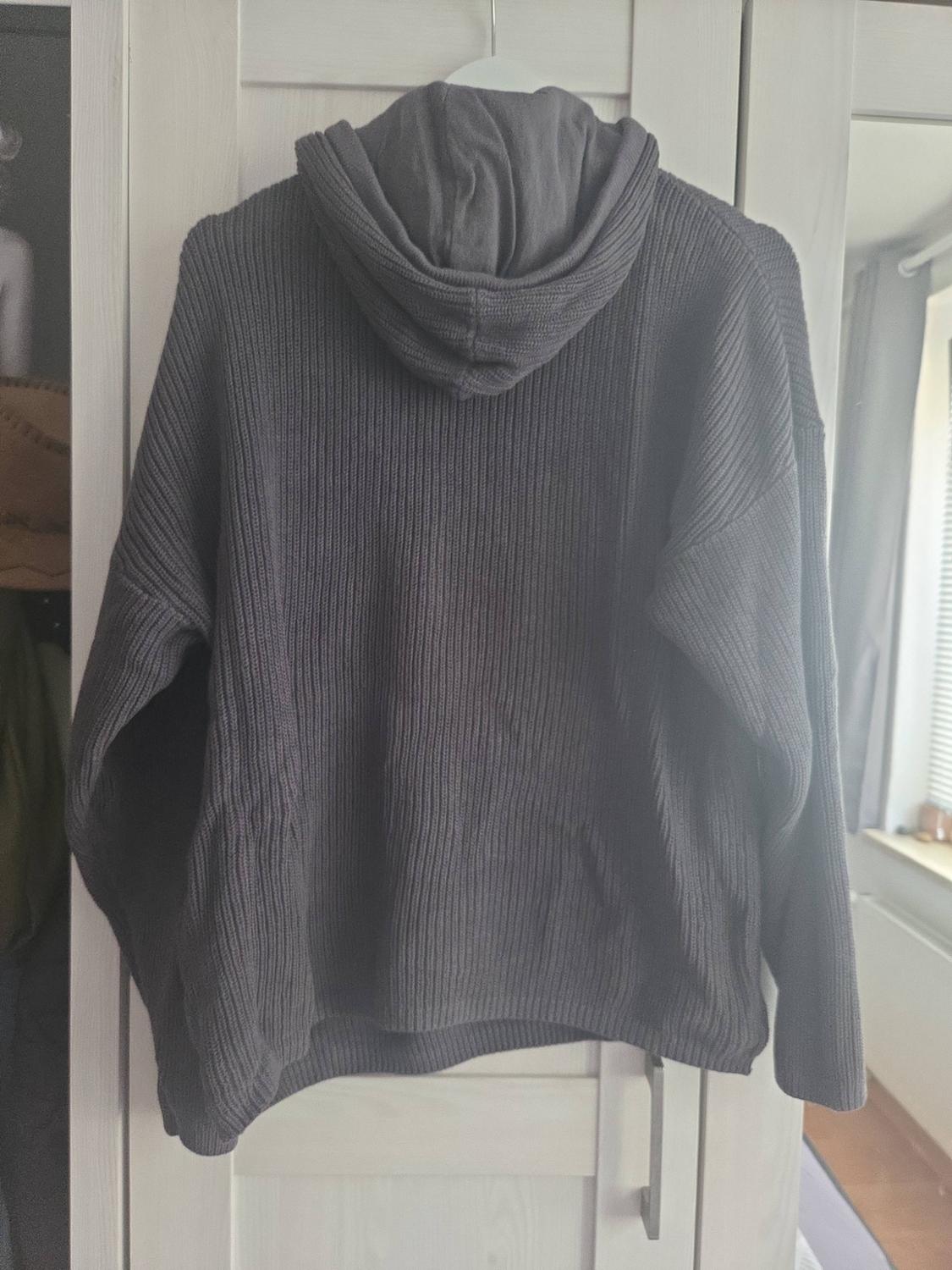 STRUCTURED SWEATER WITH HOOD - Image 2