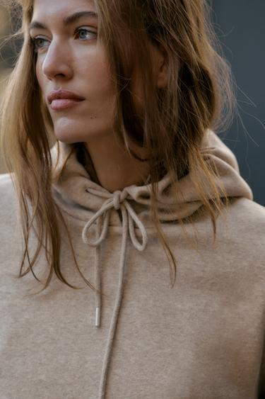 SWEAT BASIQUE À CAPUCHE - Beige chiné de Zara - Image 3
