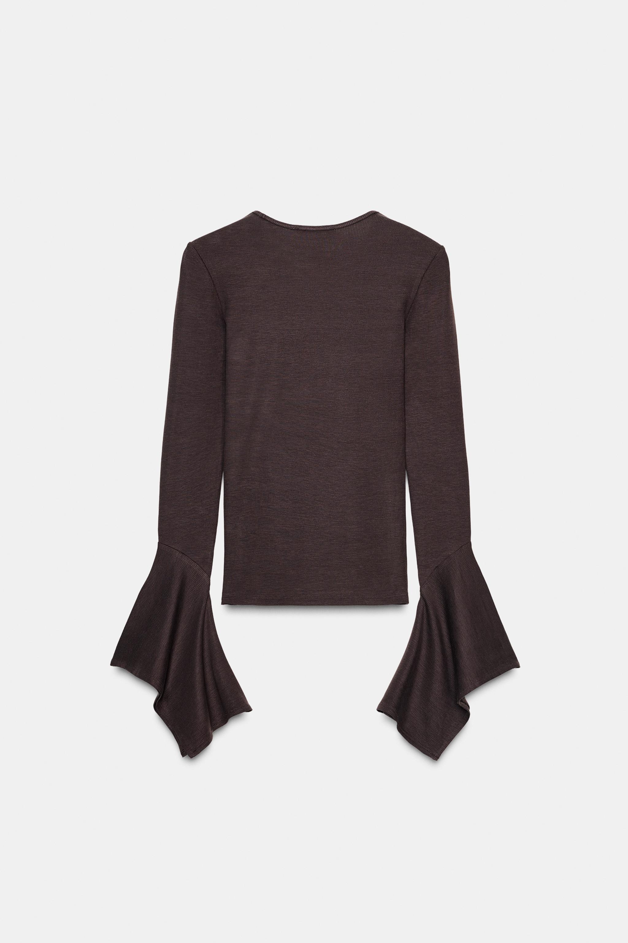 RUFFLED SLEEVE T-SHIRT