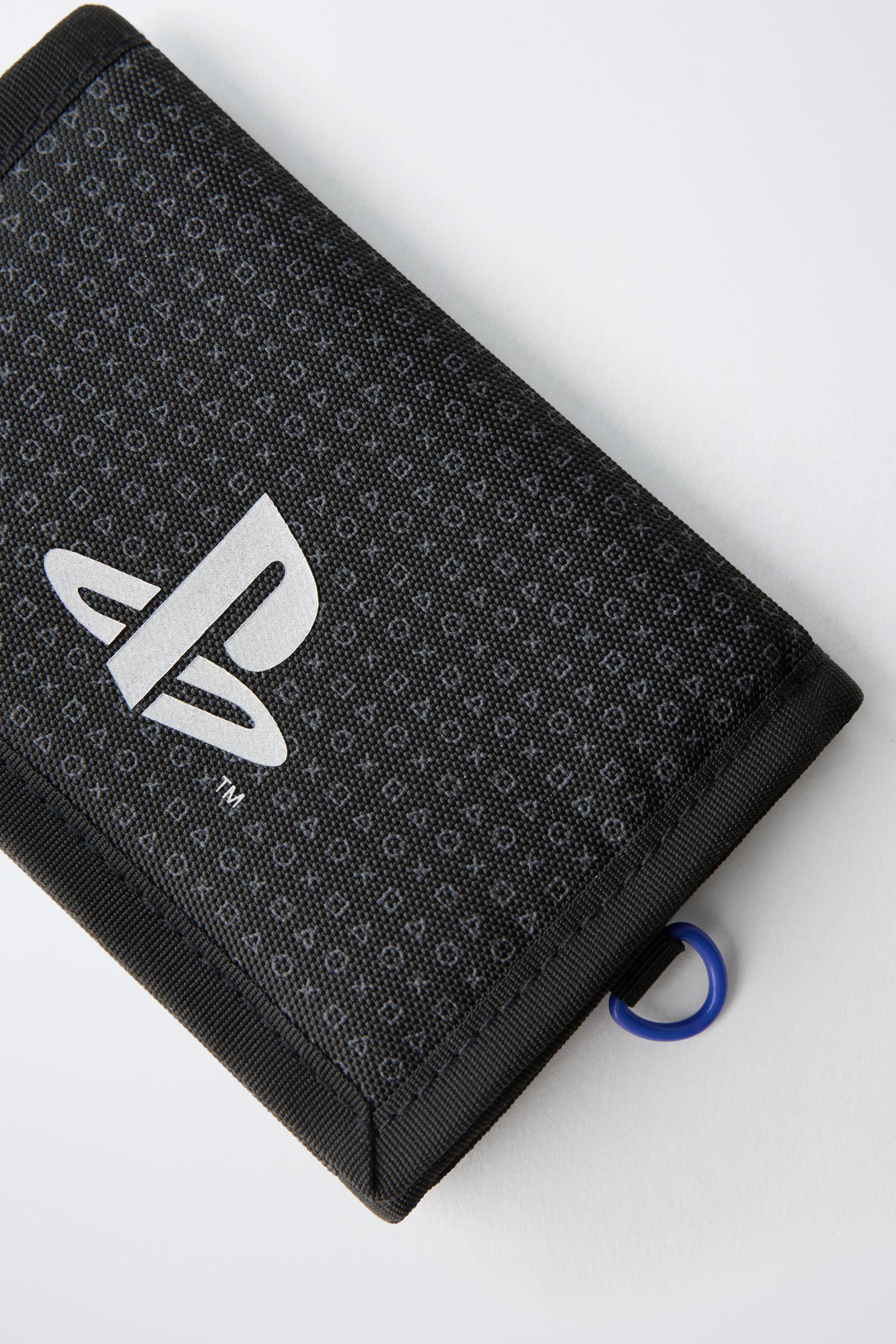 PLAYSTATION ™ WALLET