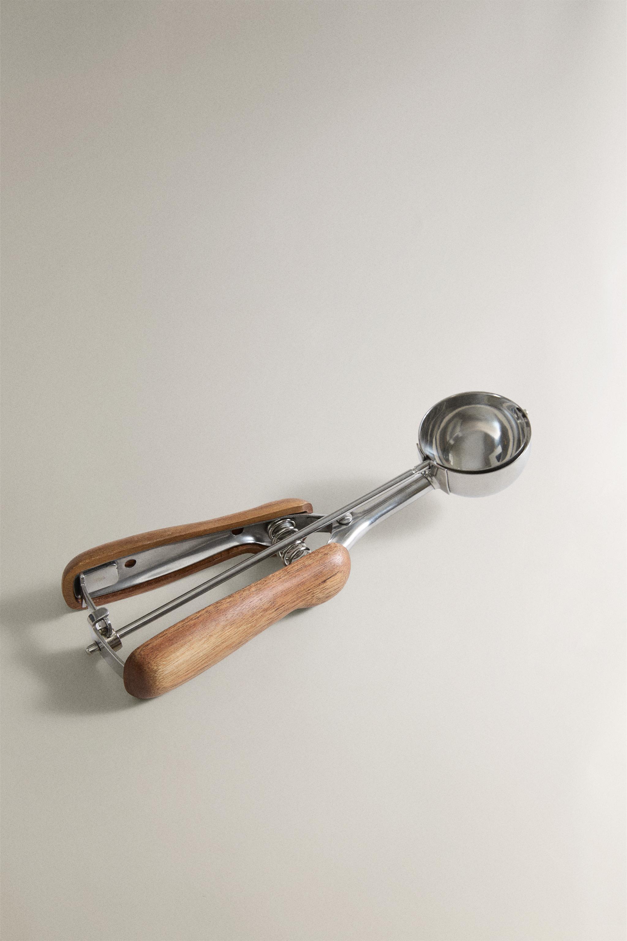 ACACIA ICE CREAM SCOOP — Brown