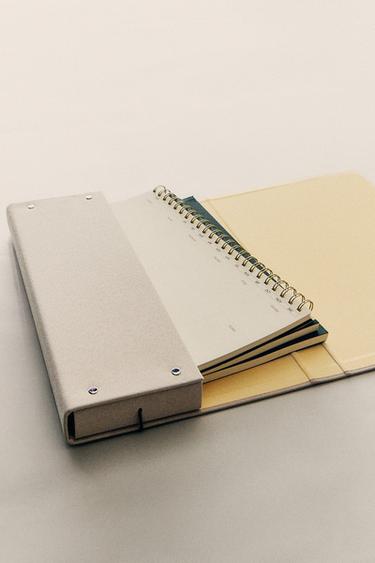 LINEN FOLDER WITH CLOSURE — Ecru 1