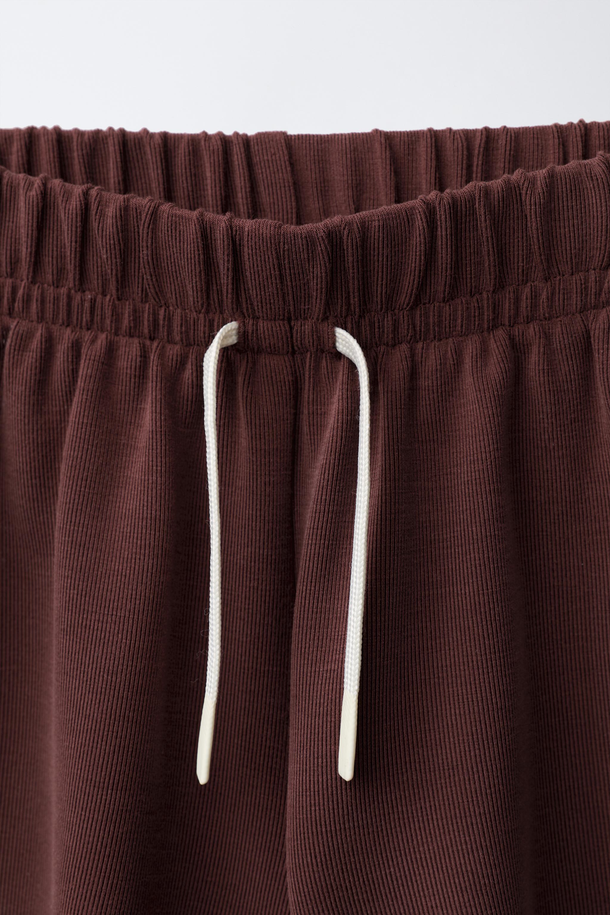 CONTRAST SIDE STRIPE SHORTS