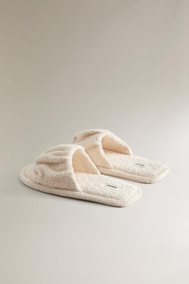 PLEATED TERRY BATHROOM SLIDERS - Beige by Zara