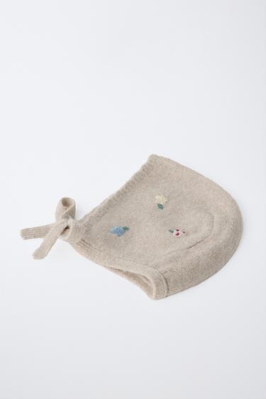 EMBROIDERED FLORAL KNIT BONNET — Light beige 2