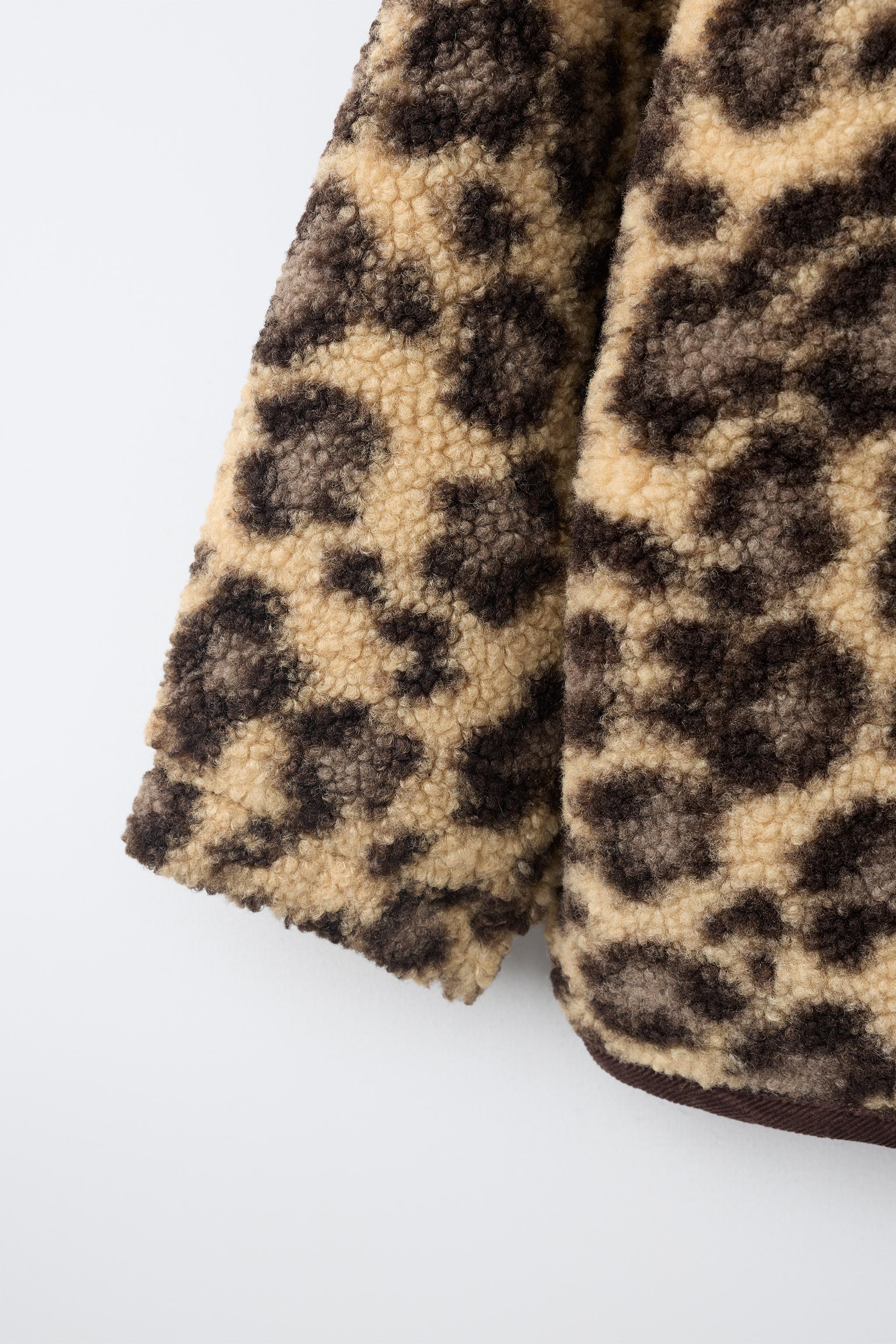 BLOUSON ANIMAL PRINT EN BORREGUILLO