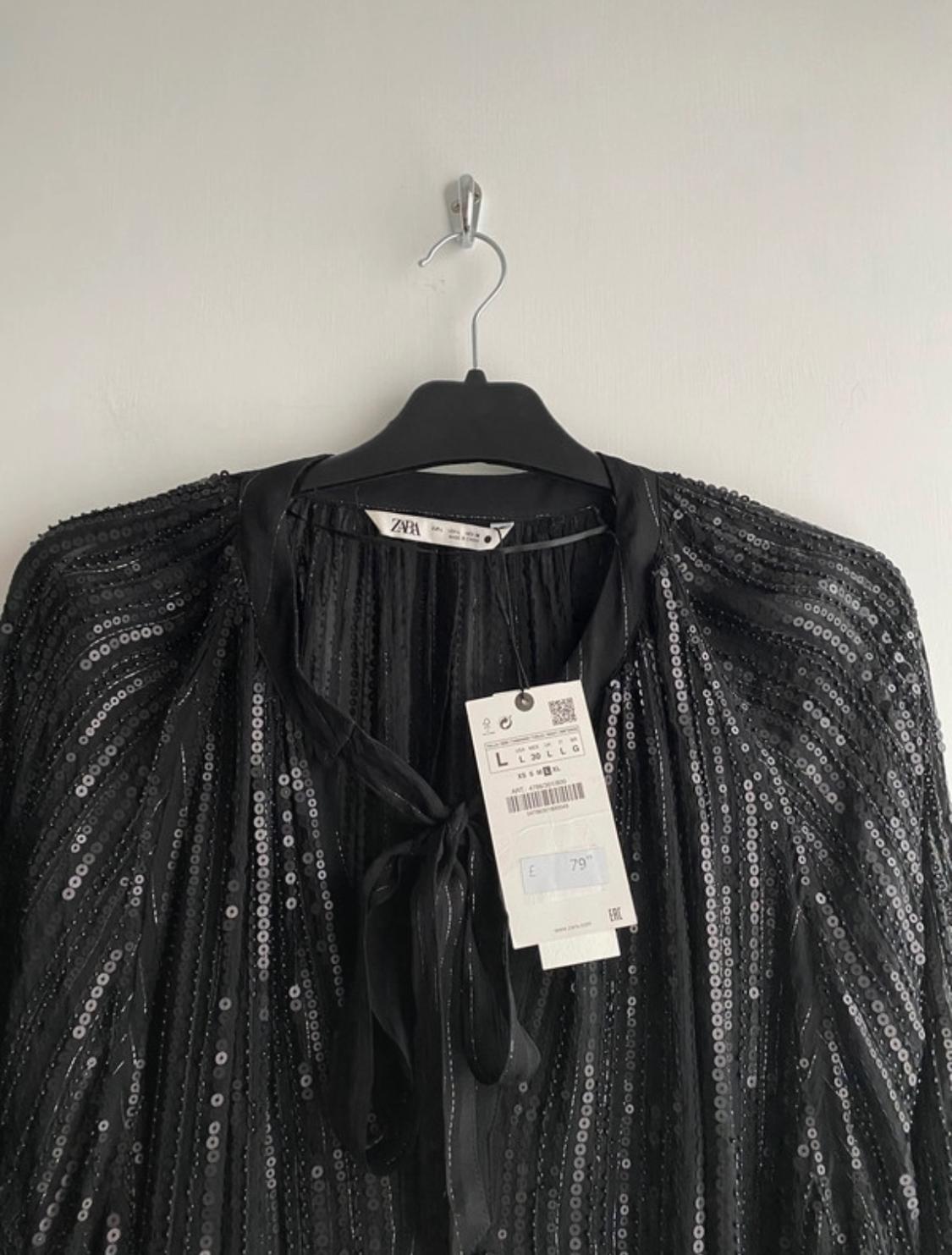VOLUMINOUS BLOUSE WITH SEQUINS - Image 2