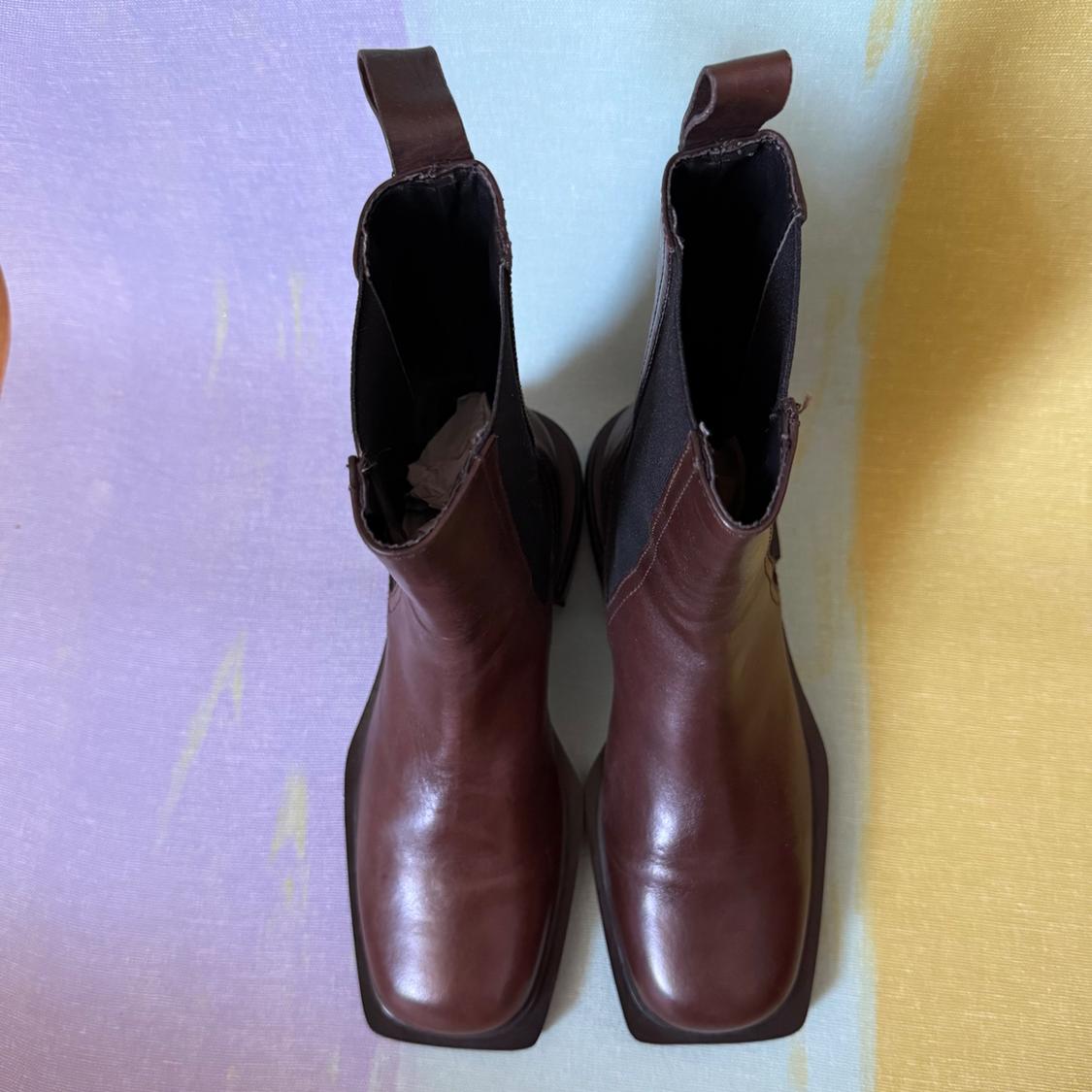LEATHER CHELSEA BOOTS - Image 2
