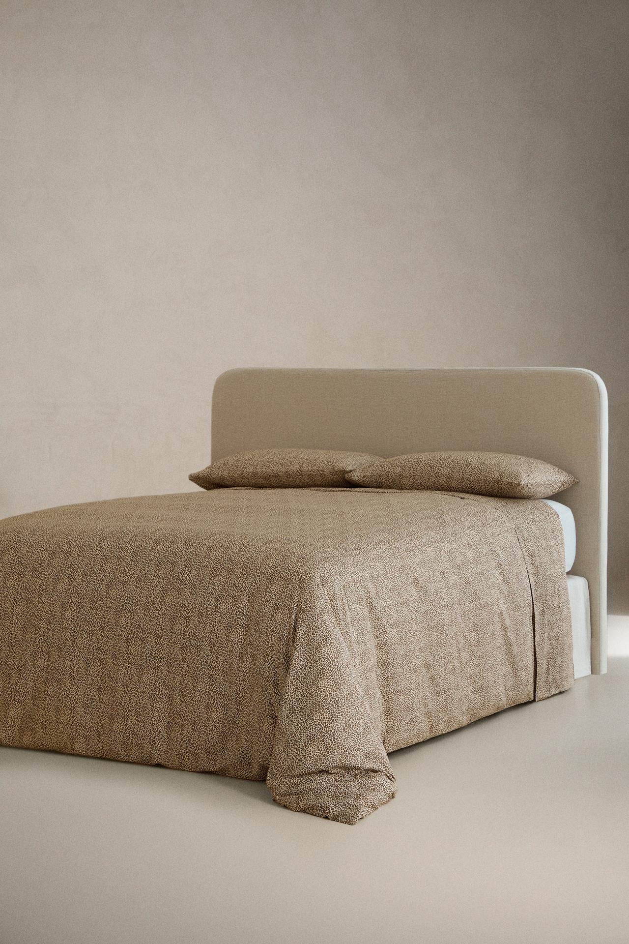 (300 THREAD COUNT) GIRAFFE SATEEN FLAT SHEET — Beige