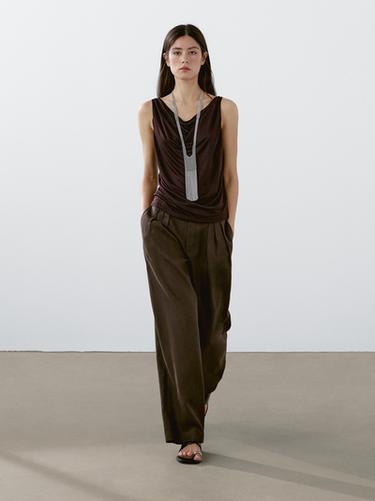 Pantalón triple pinza 100% lino - Chocolate de Zara - Imagen 0