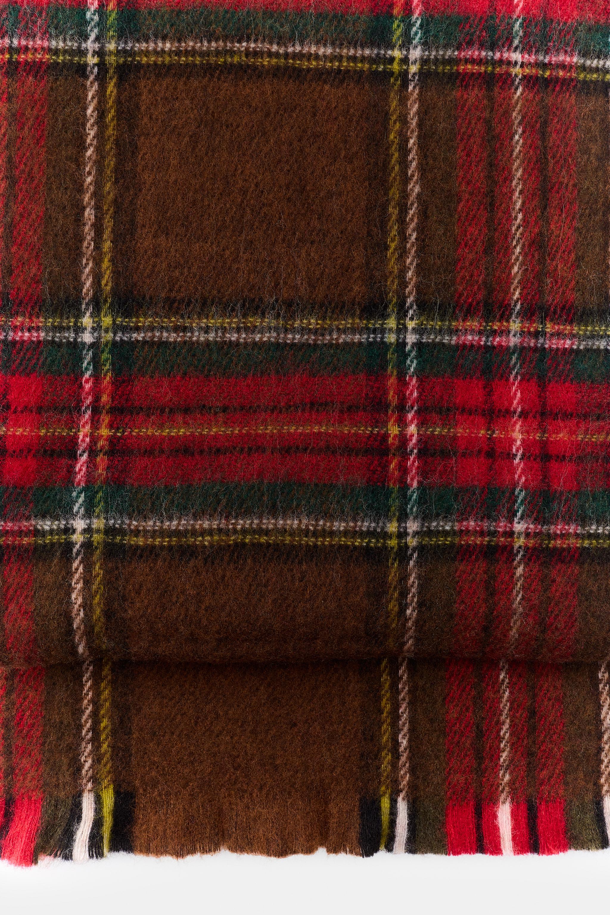 PLAID FRINGED SCARF