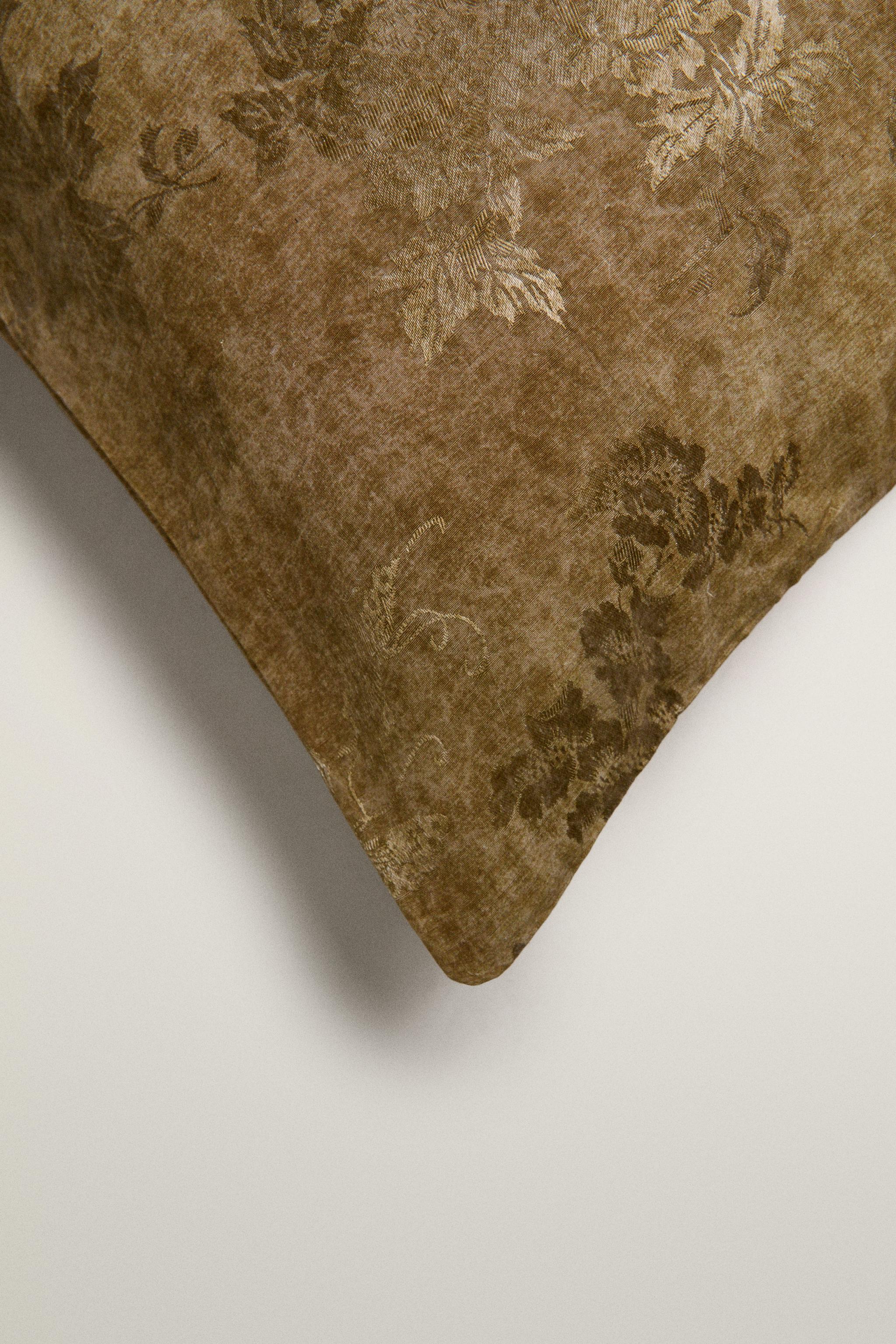 GOLD JACQUARD THROW PILLOW COVER | MARISA BERENSON