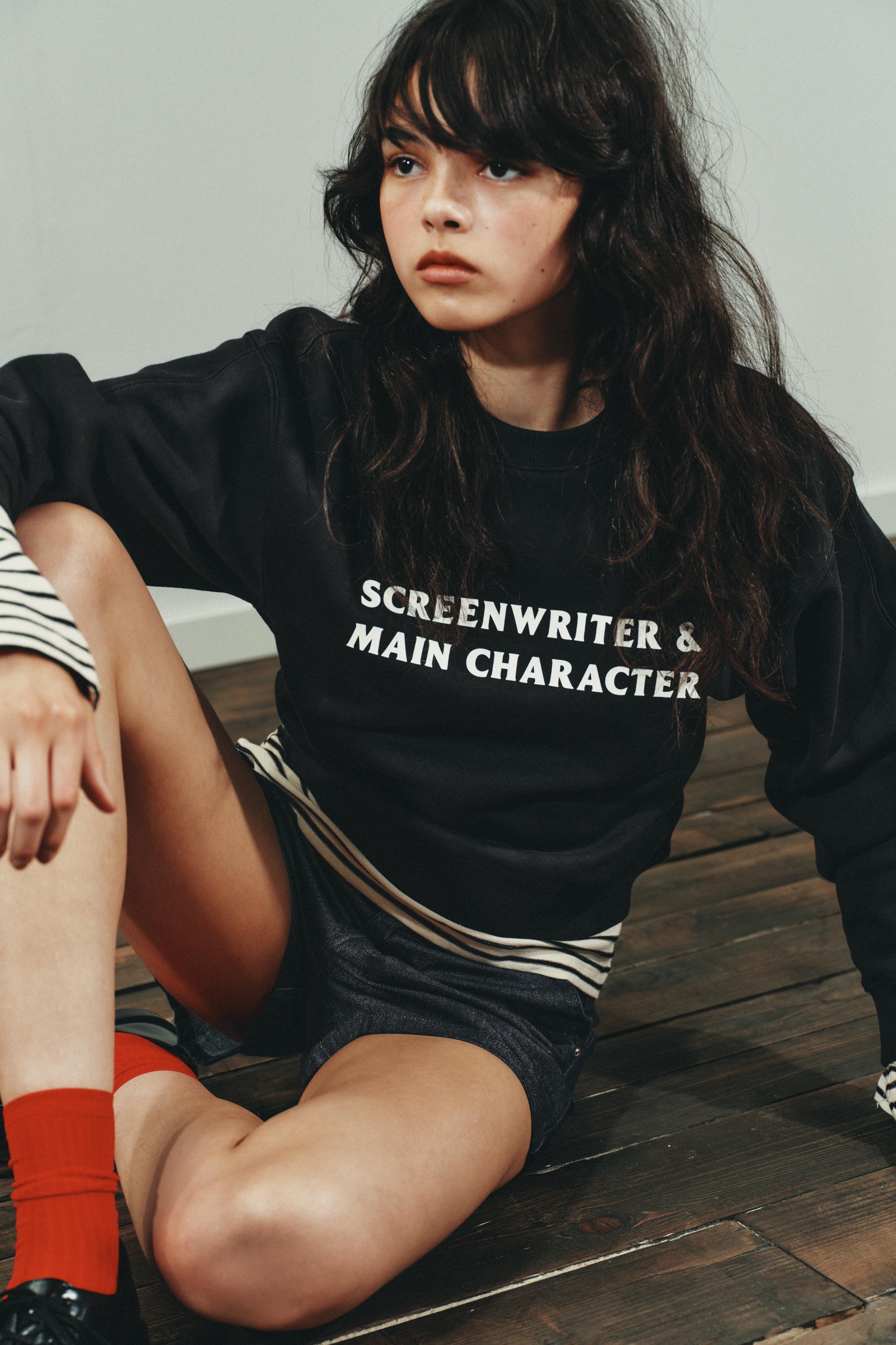 CONTRAST TEXT SWEATSHIRT
