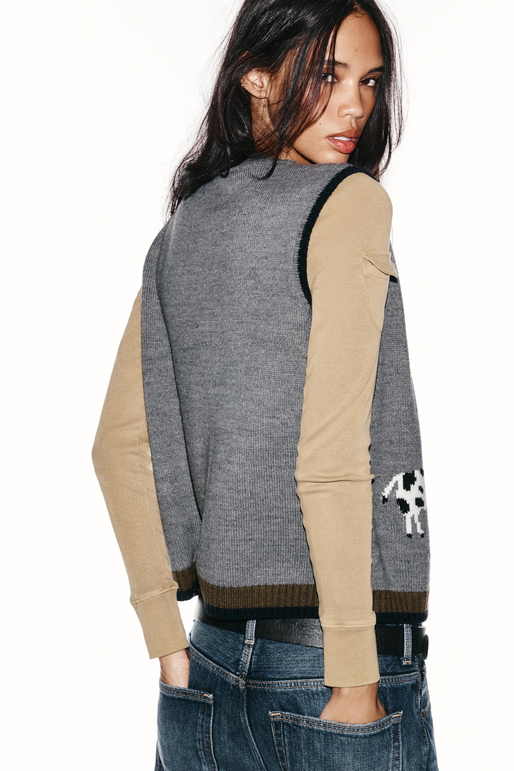 ANIMAL JACQUARD KNIT VEST