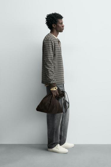 T-SHIRT À COL TUNISIEN À RAYURES - Marron foncé de Zara - Image 3