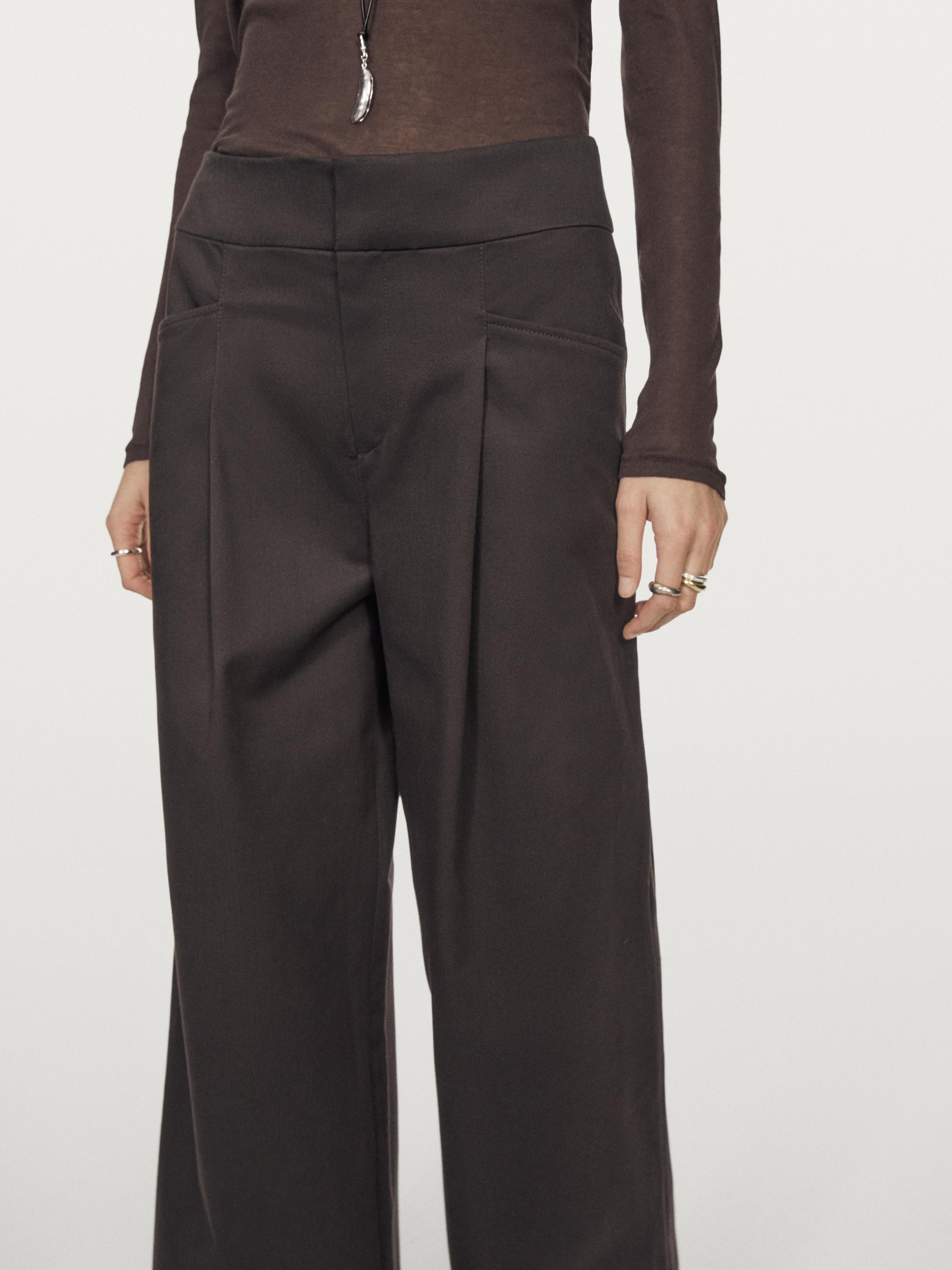 Wide-leg pleated trousers
