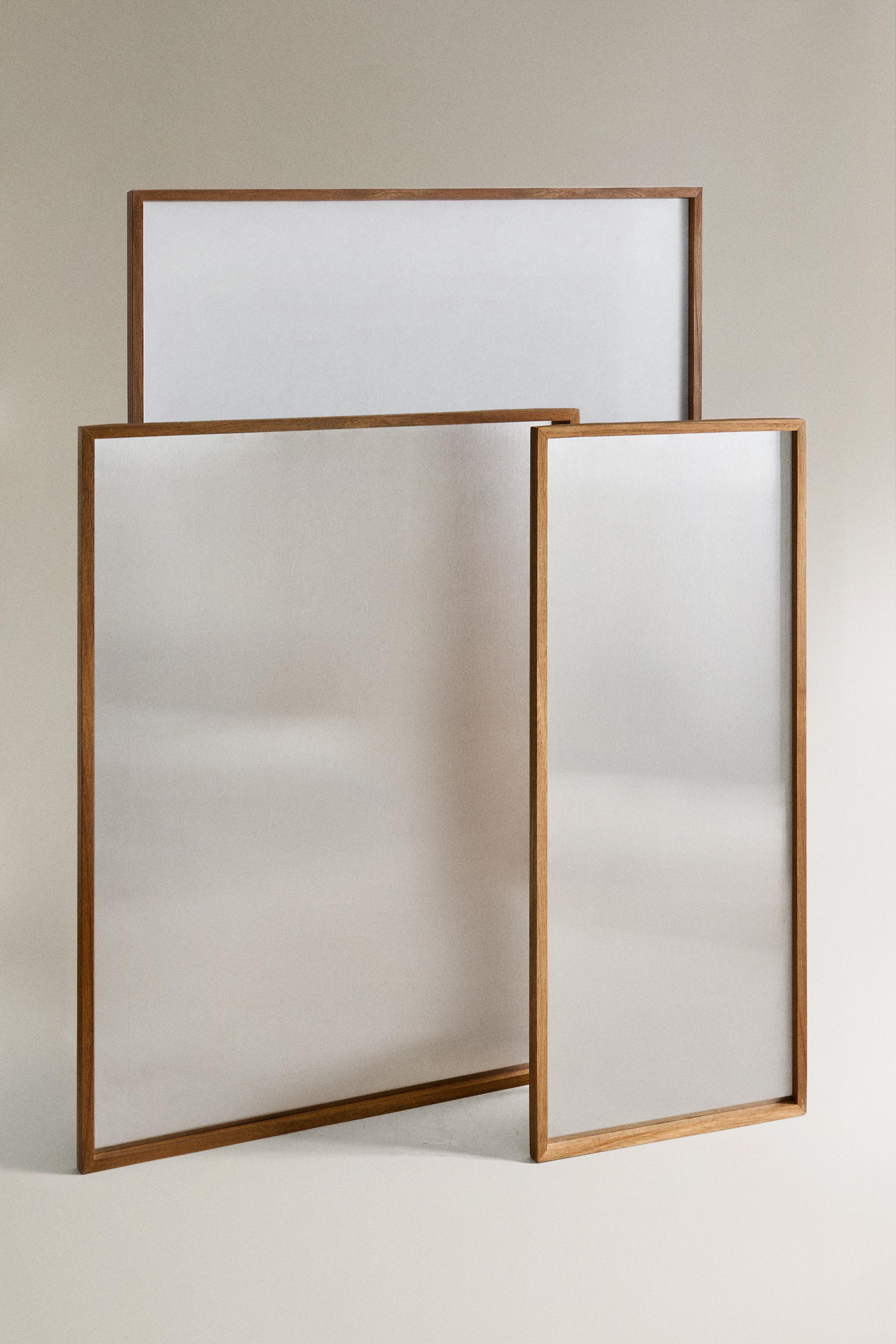 MAGNETIC SLATE WITH WOODEN BORDER