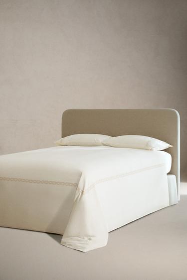 COPRIPIUMINO IN SATIN RICAMATO - Biondo chiaro di Zara