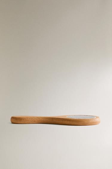 FOOT EXFOLIATOR WITH WOODEN HANDLE - Light beige by Zara - Image 4
