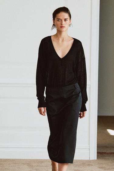 FINE KNIT V-NECK JUMPER - Black by Zara