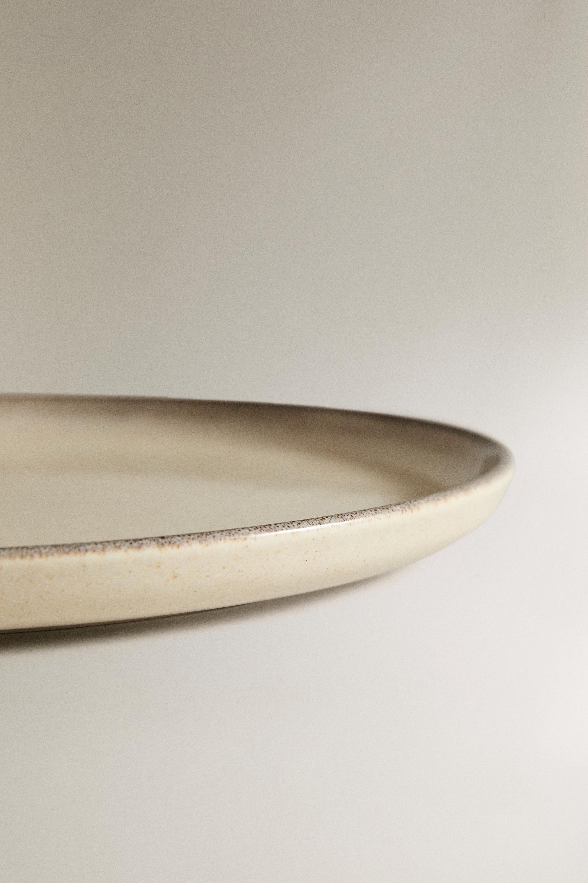STONEWARE DINNER PLATE