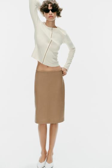 FALDA MIDI EFECTO PIEL - Marrón claro de Zara - Imagen 0