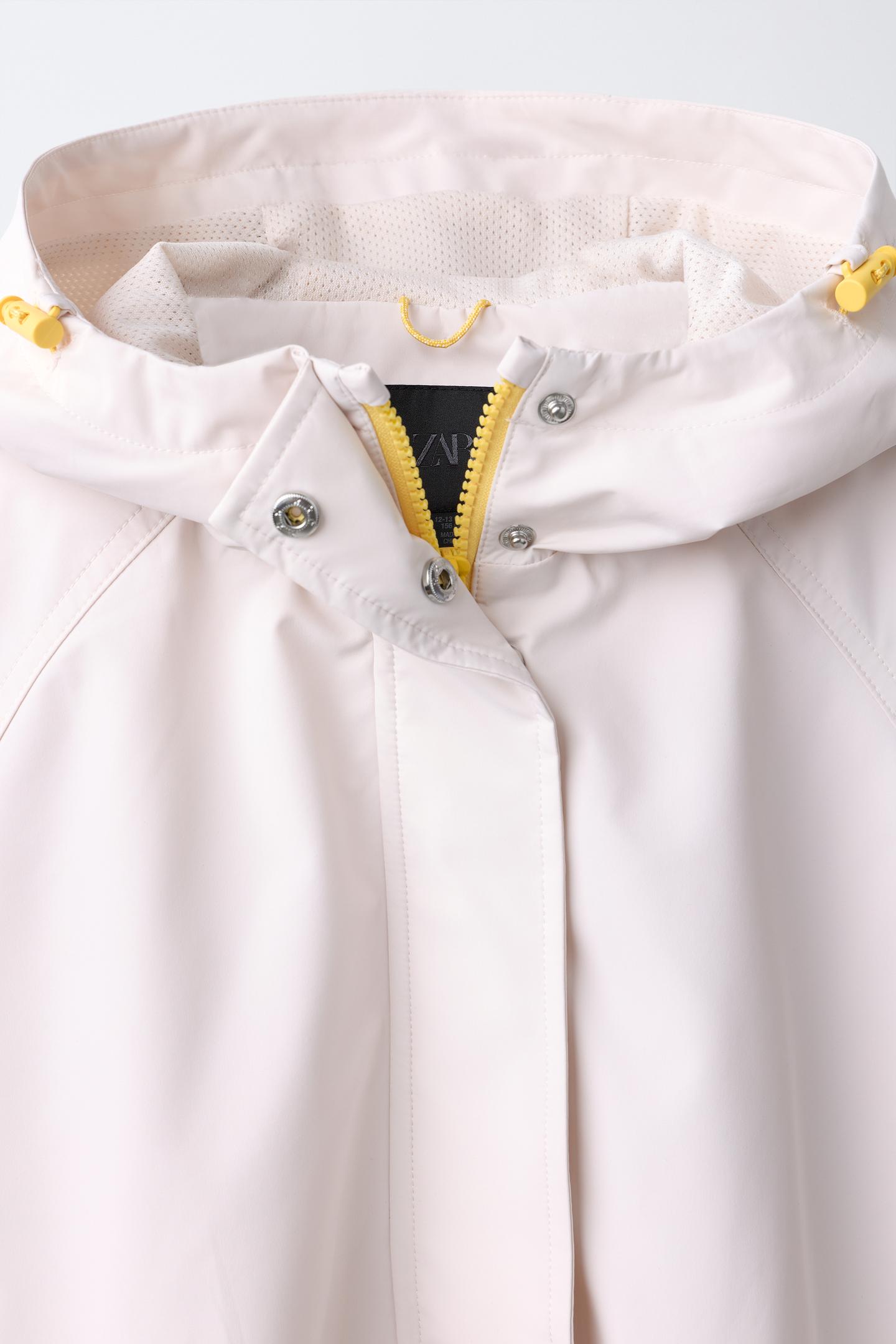 Детская куртка Zara Lightweight Colorblock Water-Resistant Softshell Rain, цвет: Экрю — фото 3