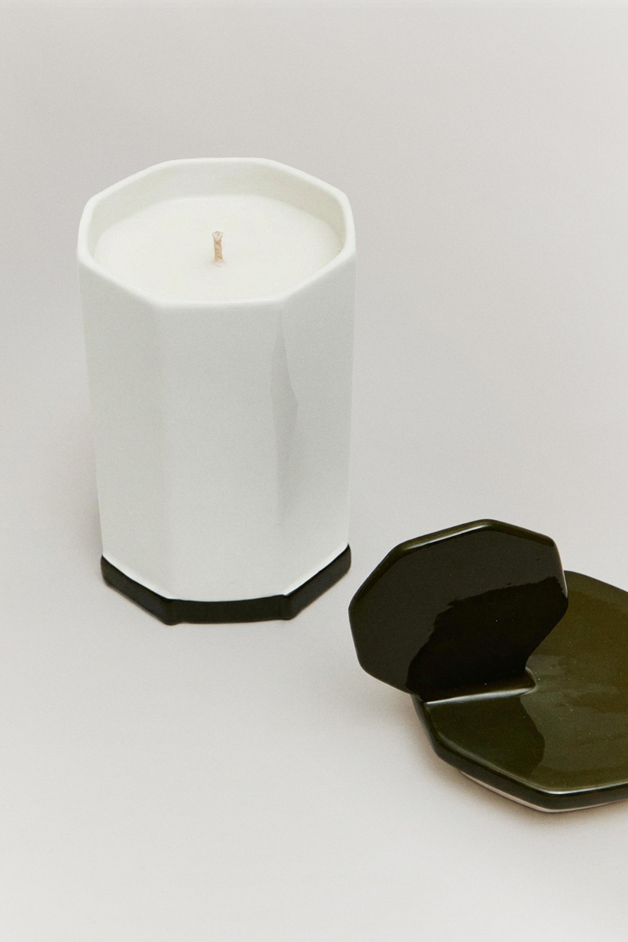 LES AMIES CANDLE 02