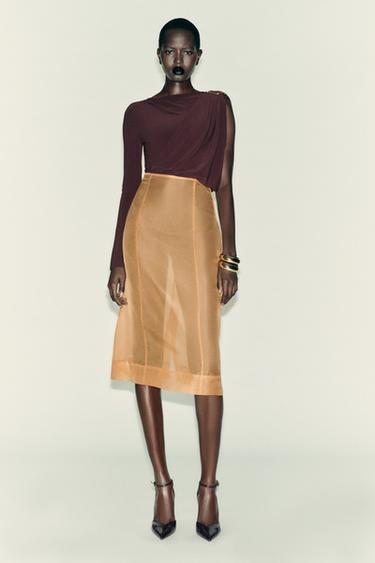 FLOWING BODYSUIT WITH BROOCH DETAIL - Dark brown by Zara