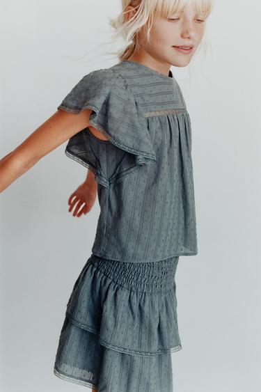 BLUSA VOLANTES E PUNTILLA - Gris antracita de Zara