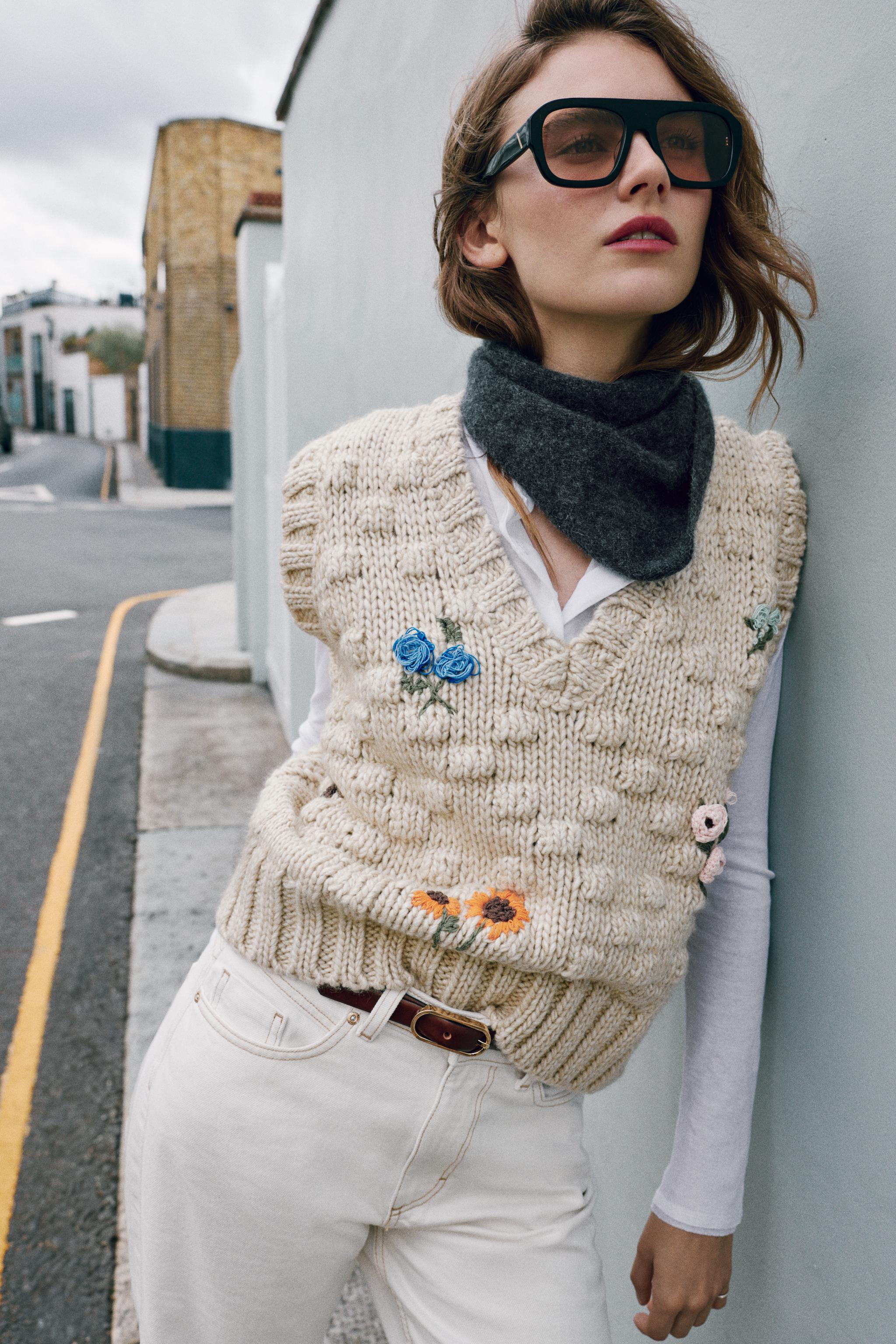 STRUCTURED OVERSIZED KNIT VEST