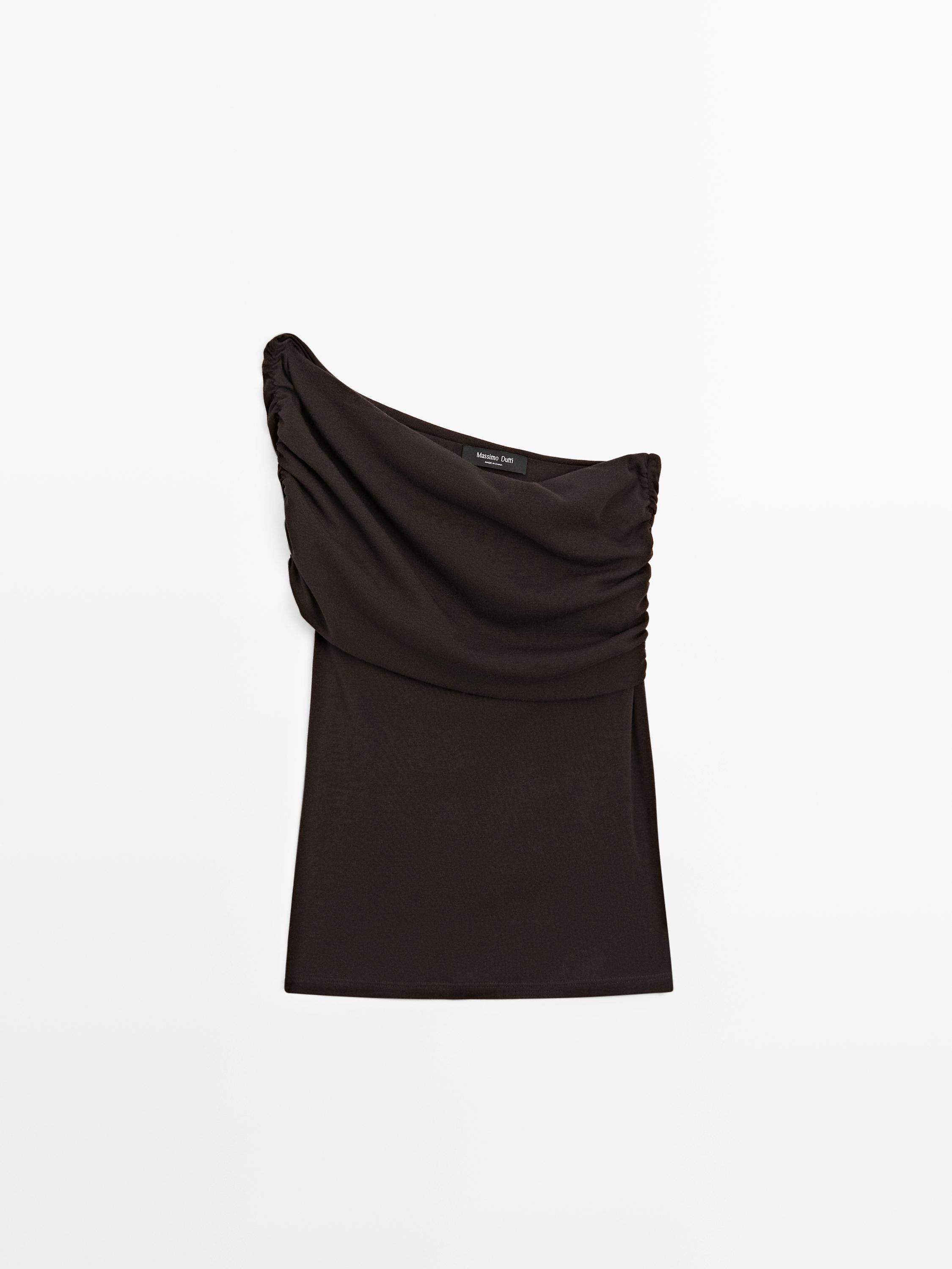 Top asymétrique à encolure drapée