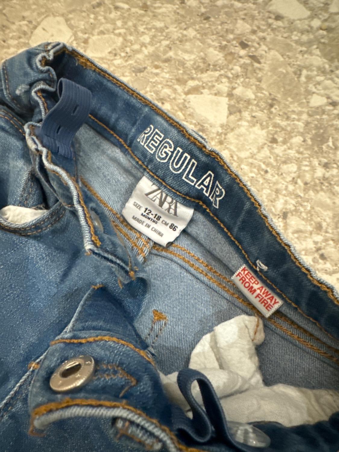 REGULAR DISTRESSED JEANS - Image 4