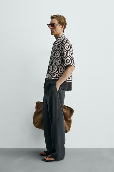 CHEMISE À IMPRIMÉ GÉOMÉTRIQUE CONTRASTÉ - Noir / Écru de Zara - Image 3