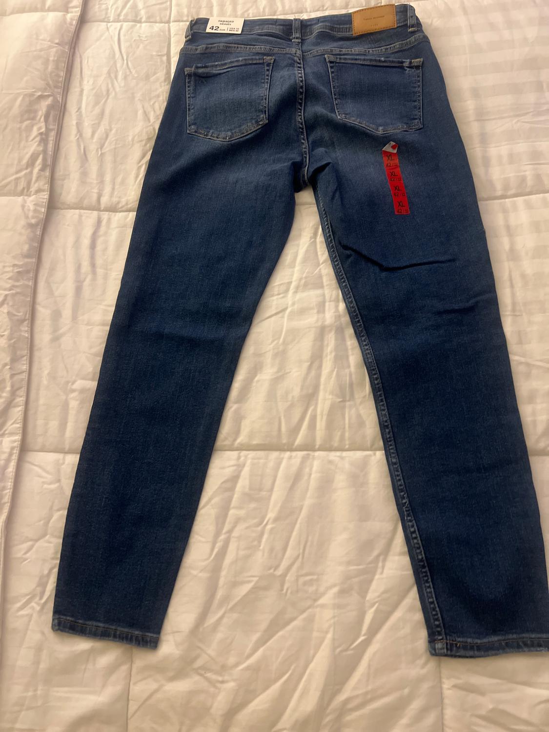 ZARA DARK BLUE DENIM JEAN WITH FLORAL  BUTTERFLY EMBROIDERY ON THE RIGHT PANT LEG - Image 2