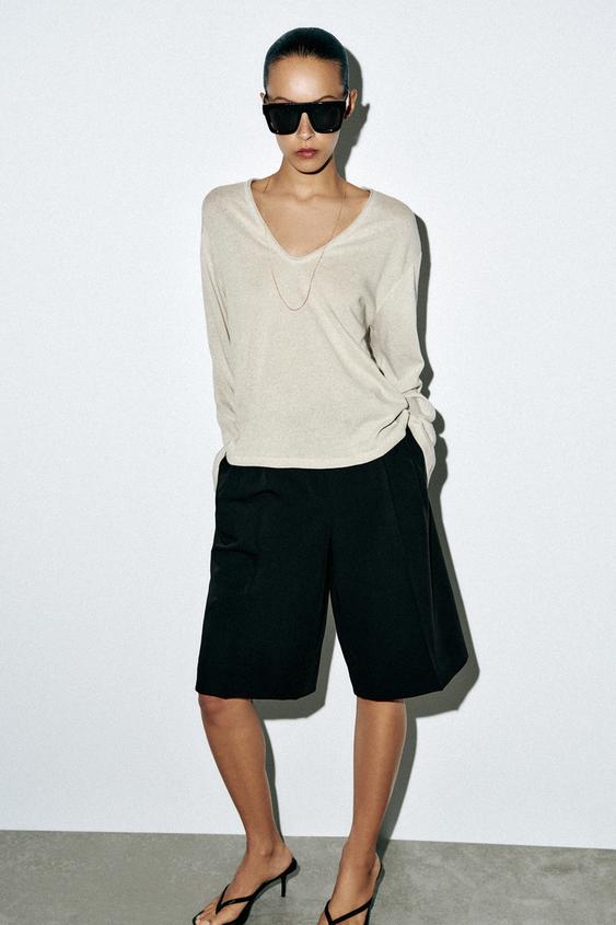 PLAYERA RÚSTICA ESCOTE PICO - Gris claro de Zara - Imagen 0