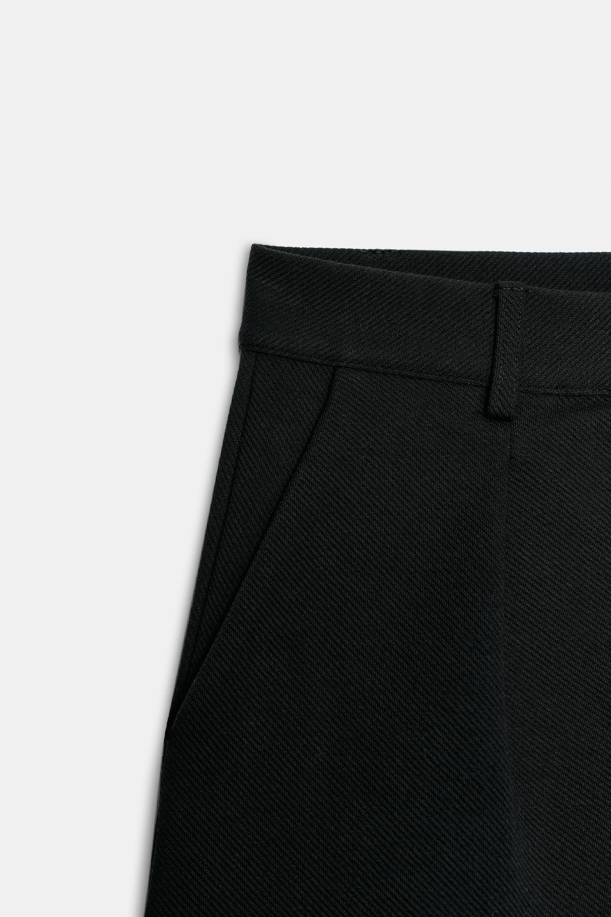 PLEATED SHORTS