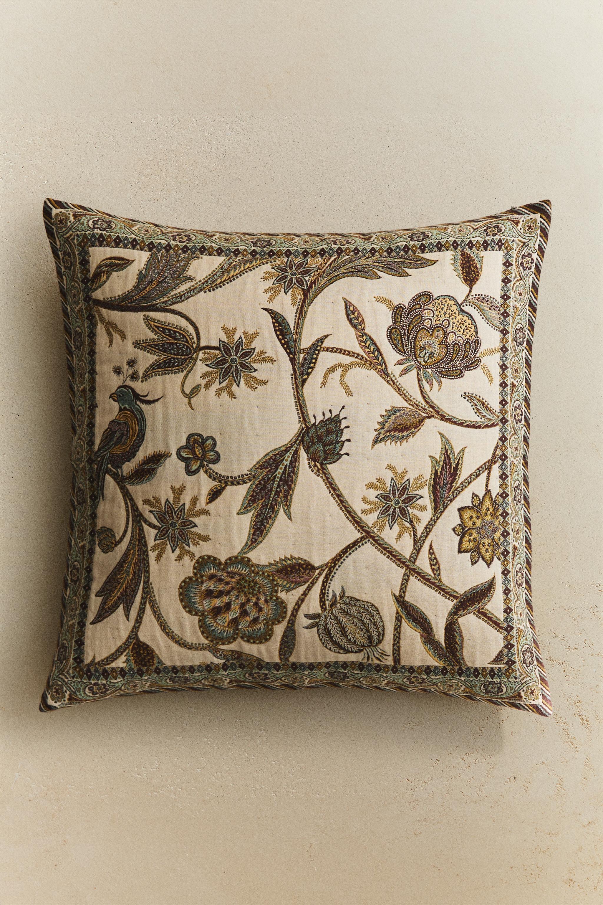 JACQUARD THROW PILLOW COVER