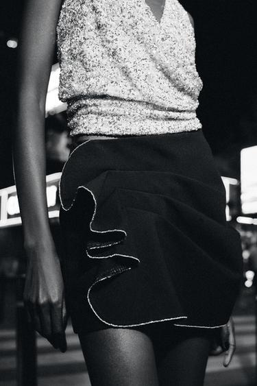 FALDA PANTALÓN DRAPEADA BRILLOS - Negro de Zara
