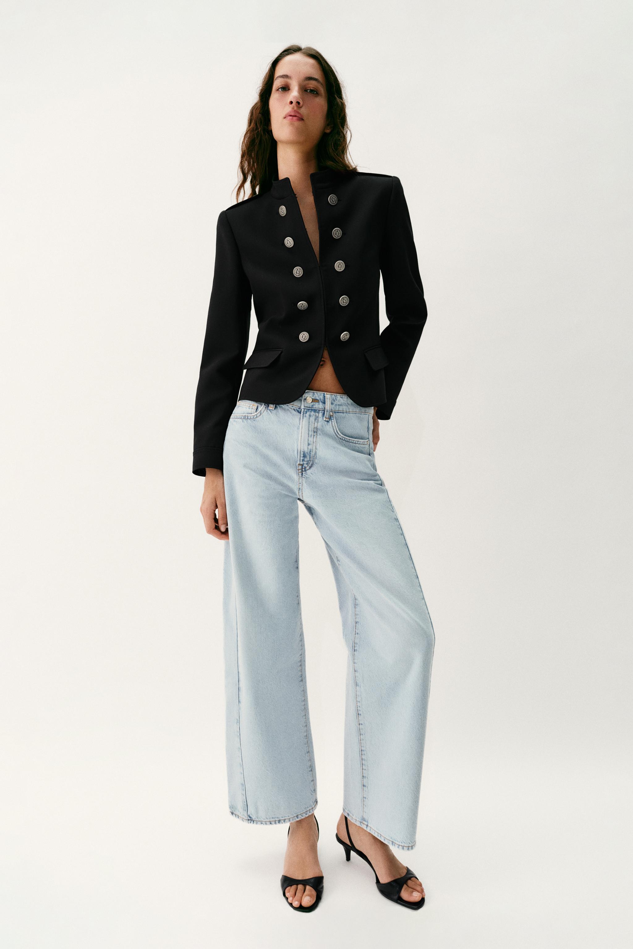FITTED JACKET WITH SHOULDER PADS AND BUTTONS