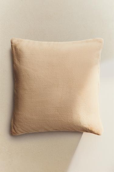 HOUSSE DE COUSSIN FOURRURE - Beige clair de Zara