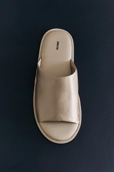 خف مسطح حرير - رمادي بني الخاص بـ Zara