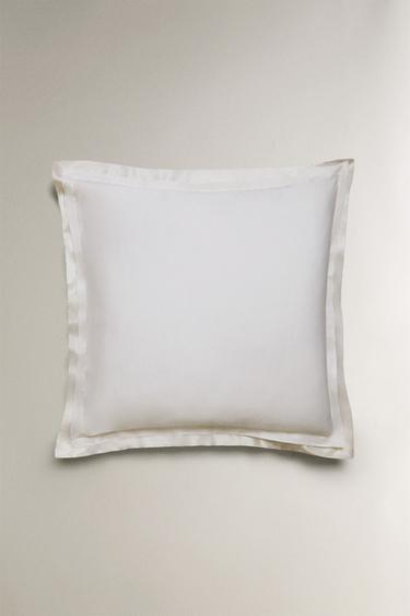 TAIE D’OREILLER SATIN BORD SOIE (300 FILS) - Blanc cassé de Zara - Image 1