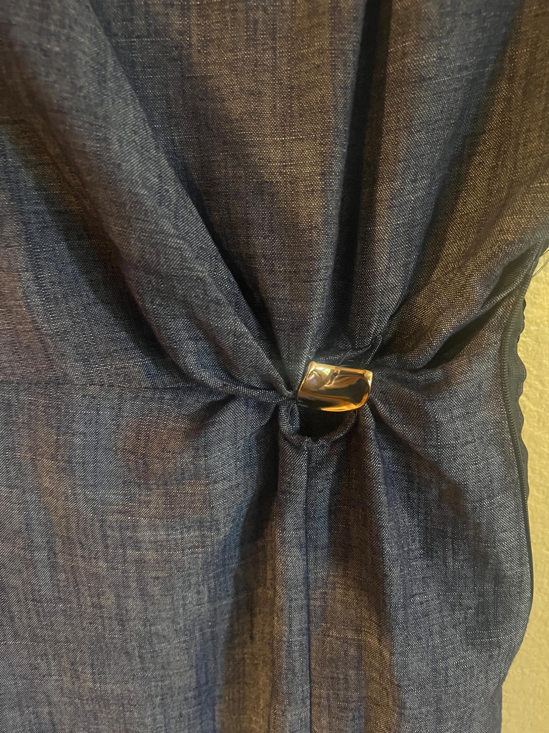 VESTIDO MIDI APLIQUE DORADO - Image 3