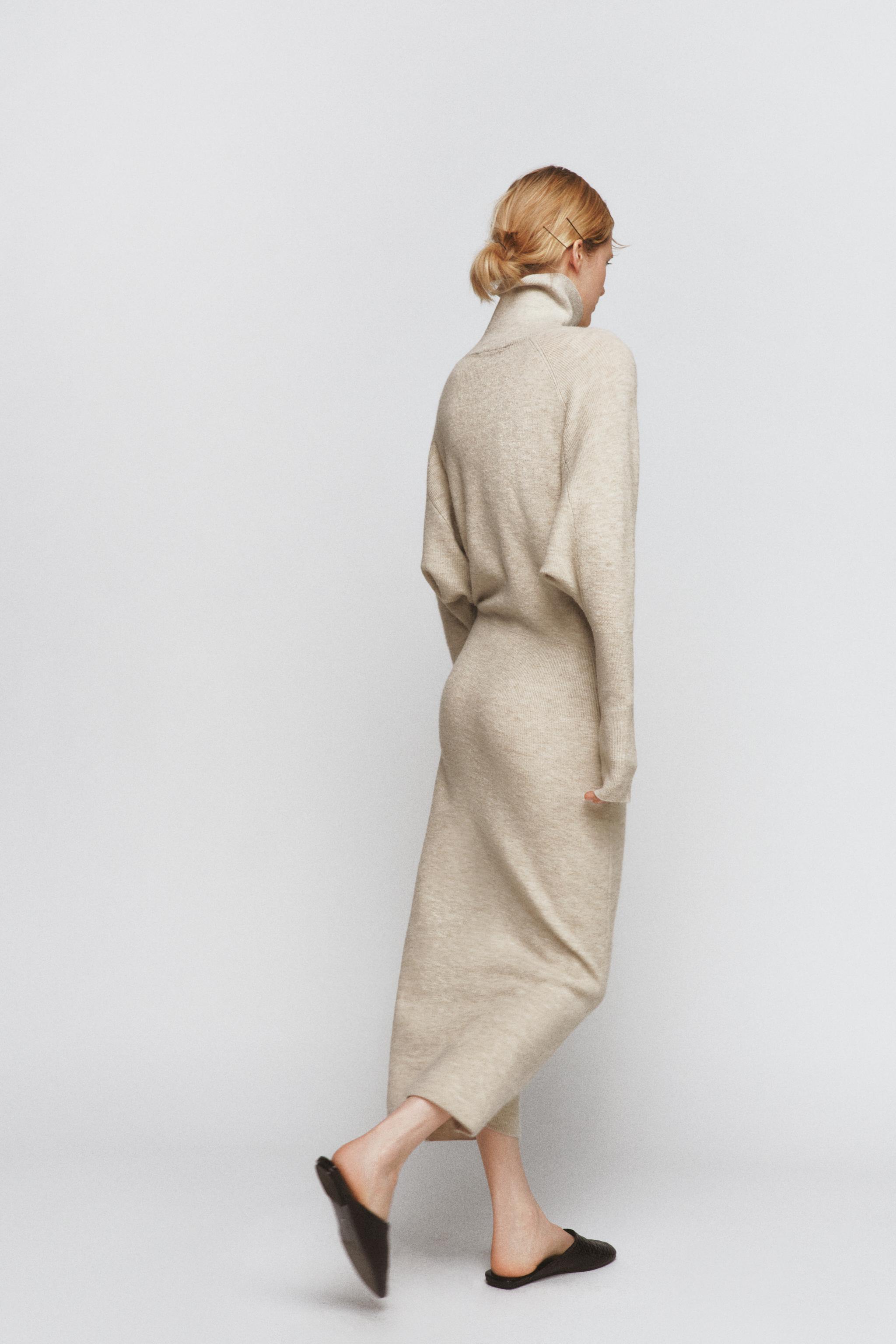 BATWING SLEEVE KNIT DRESS