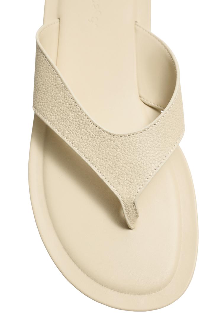 SANDALIAS DE CUERO CON TIRAS 3