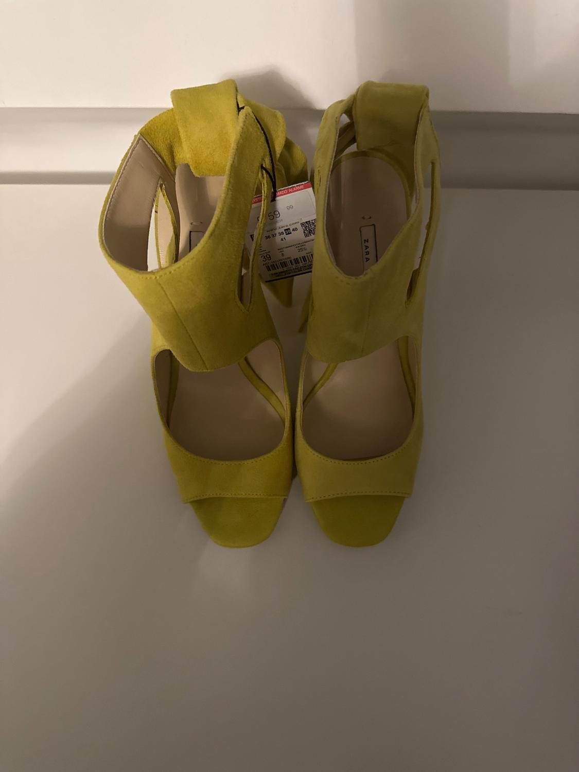 HEELS - Image 3