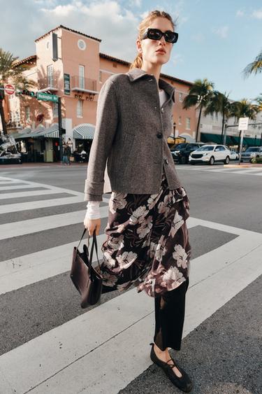 MANTEL PENDEK BAHAN WOL - sawo matang dari Zara